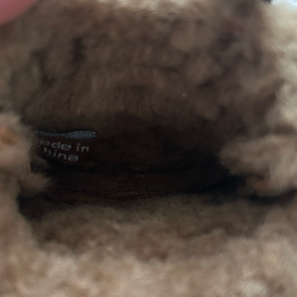 UGG Keychain - Picture 4 of 4